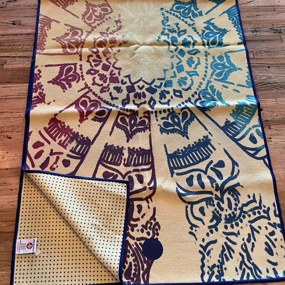 Yogitoes hot yoga towel